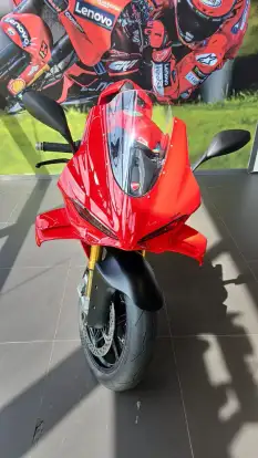 DUCATI-PANIGALE V4 S DUCATI-PANIGALE V4 S-2025