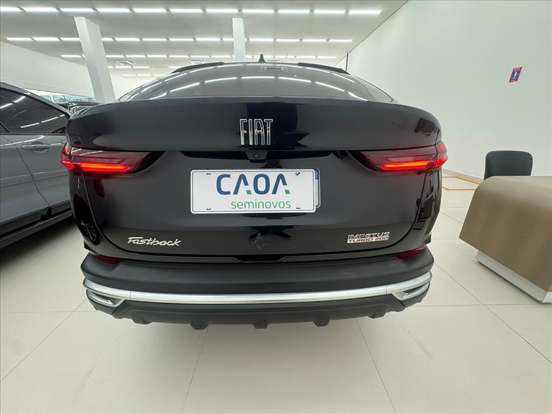 FIAT-FASTBACK-2022