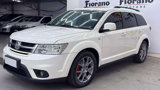 FIAT-FREEMONT-2014