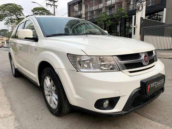 FIAT-FREEMONT-2.4 PRECISION 16V GASOLINA 4P AUTOMÁTICO FIAT-FREEMONT-2013