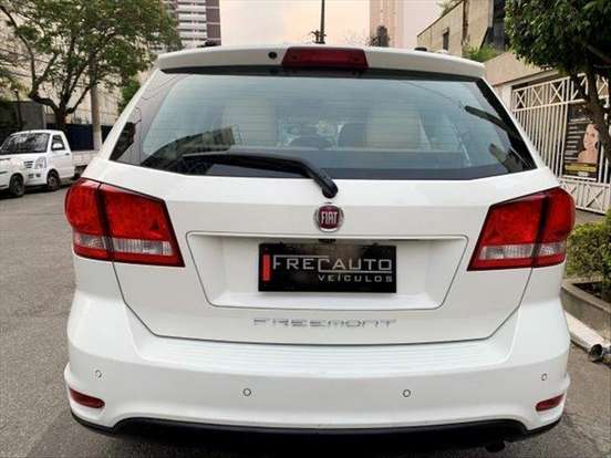 FIAT-FREEMONT-2.4 PRECISION 16V GASOLINA 4P AUTOMÁTICO FIAT-FREEMONT-2013