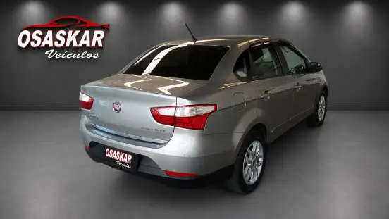 FIAT-GRAND SIENA-1.6 MPI ESSENCE 16V FLEX 4P AUTOMATIZADO FIAT-GRAND SIENA-2013