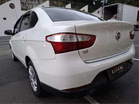 FIAT-GRAND SIENA-2015