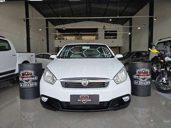FIAT-GRAND SIENA-2015