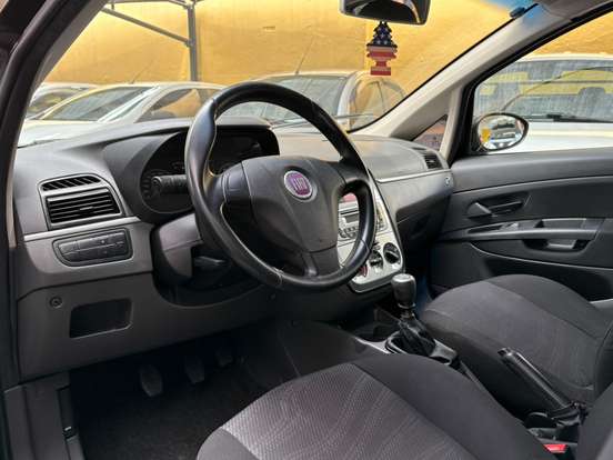 FIAT-PUNTO-2011