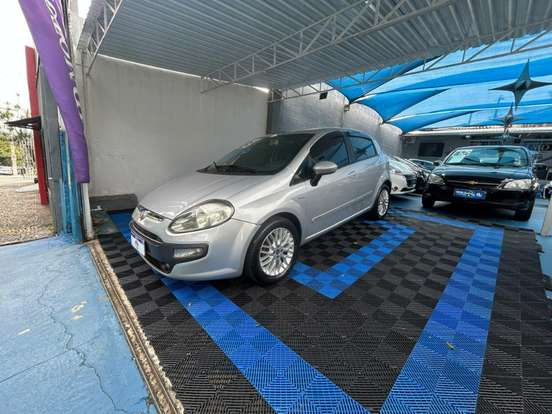 FIAT-PUNTO-1.6 ESSENCE 16V FLEX 4P AUTOMATIZADO FIAT-PUNTO-2013