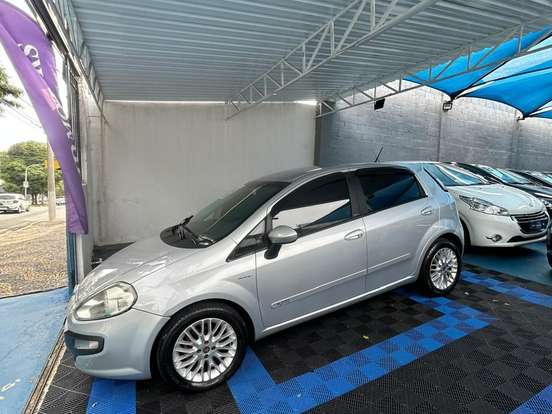 FIAT-PUNTO-1.6 ESSENCE 16V FLEX 4P AUTOMATIZADO FIAT-PUNTO-2013