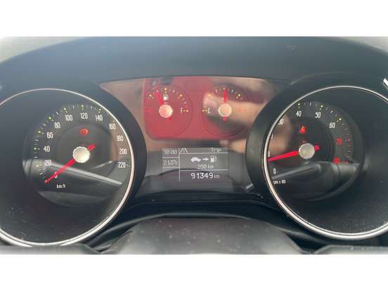 FIAT-PUNTO-1.6 ESSENCE 16V FLEX 4P MANUAL FIAT-PUNTO-2014