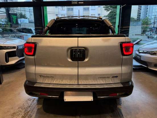 FIAT-TORO-1.8 16V EVO FLEX FREEDOM AT6 FIAT-TORO-2017