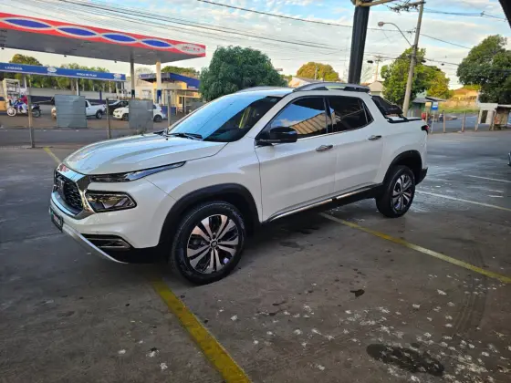 FIAT TORO 2.0 16V TURBO DIESEL VOLCANO 4WD AT9