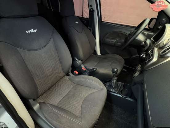 FIAT-UNO-1.4 EVO WAY 8V FLEX 4P MANUAL FIAT-UNO-2011