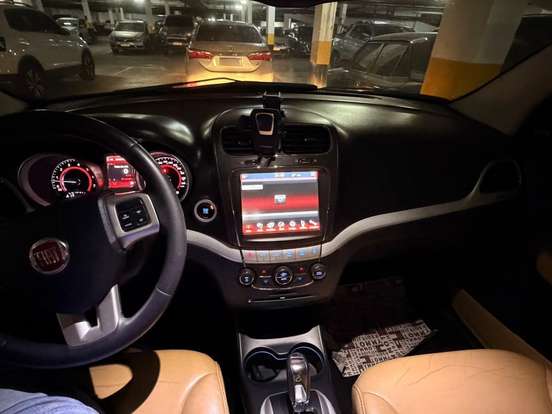 FIAT-FREEMONT-2.4 PRECISION 16V GASOLINA 4P AUTOMÁTICO FIAT-FREEMONT-2015