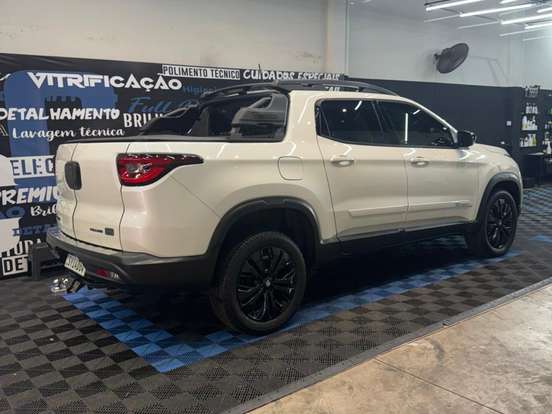 FIAT-TORO-1.3 TURBO 270 FLEX VOLCANO AT6 FIAT-TORO-2023