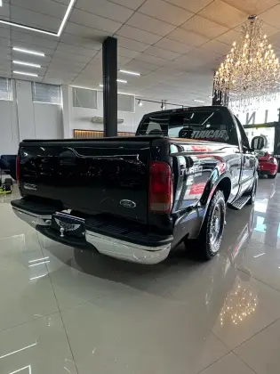 FORD F-250 4.2 XLT 4X2 CS TURBO DIESEL 2P MANUAL