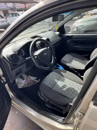 FORD-FIESTA-2010