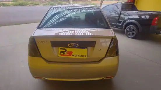 FORD-FIESTA-2013