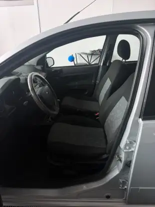 FORD-FIESTA-2010