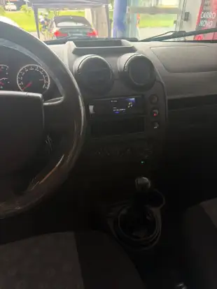 FORD-FIESTA-2010
