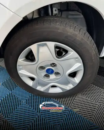 FORD-FIESTA-2013