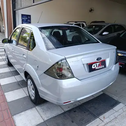 FORD-FIESTA-2011