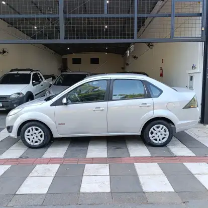 FORD-FIESTA-2011