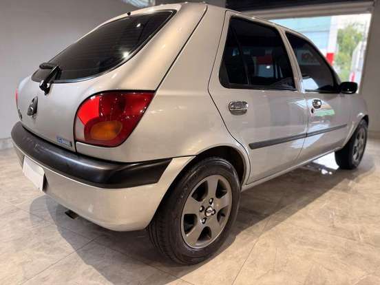 FORD-FIESTA-1.0 MPI STREET 8V GASOLINA 4P MANUAL FORD-FIESTA-2002