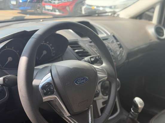 FORD-FIESTA-2015