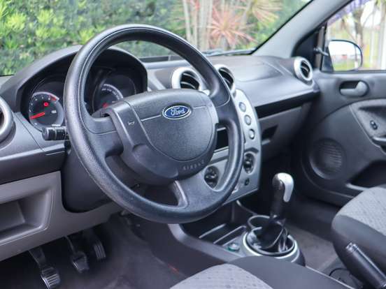 FORD-FIESTA-1.6 TITANIUM HATCH 16V FLEX 4P AUTOMÁTICO FORD-FIESTA-2014