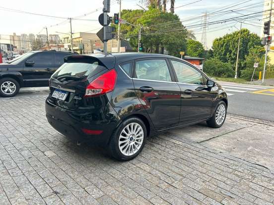 FORD-FIESTA-1.6 TITANIUM HATCH 16V FLEX 4P POWERSHIFT FORD-FIESTA-2015