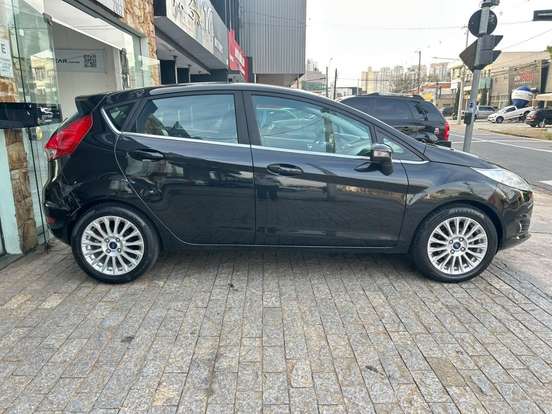 FORD-FIESTA-1.6 TITANIUM HATCH 16V FLEX 4P POWERSHIFT FORD-FIESTA-2015