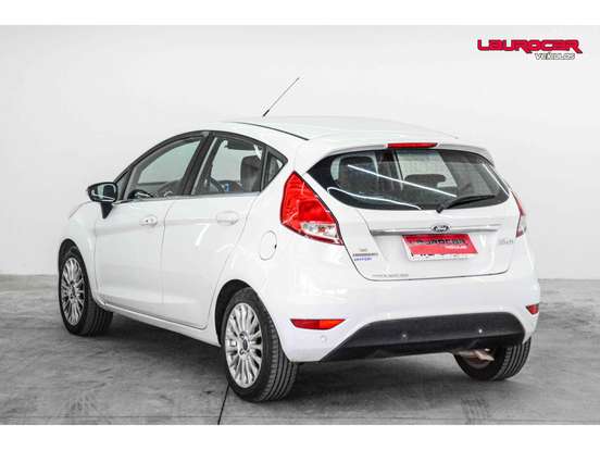 FORD-FIESTA-1.6 TITANIUM PLUS HATCH 16V FLEX 4P POWERSHIFT FORD-FIESTA-2015