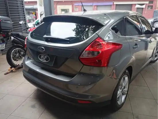 FORD-FOCUS-2014