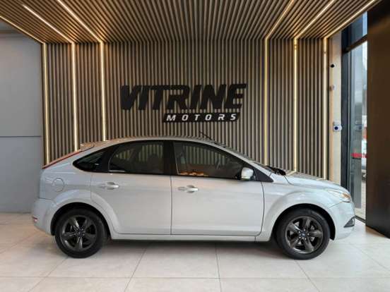 FORD-FOCUS-2011