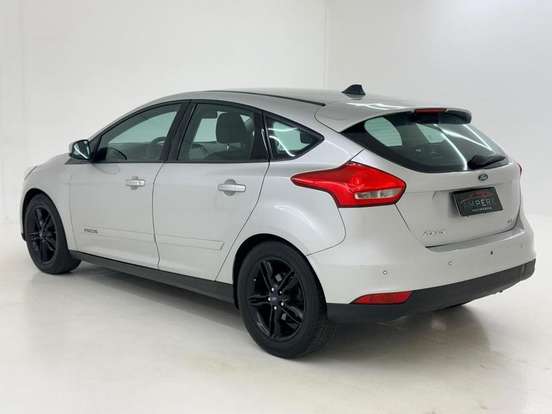 FORD-FOCUS-2015