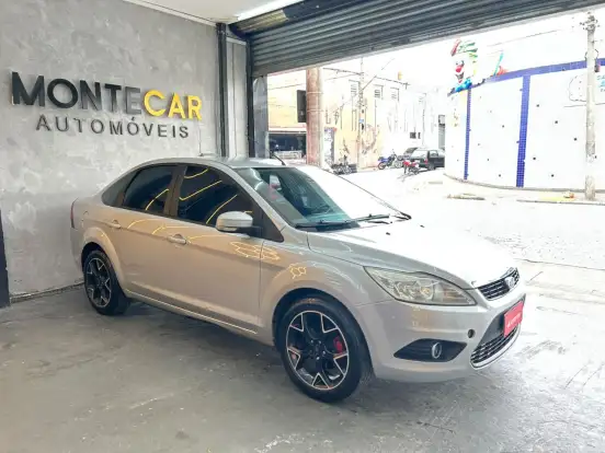 FORD-FOCUS-2.0 GLX SEDAN 16V FLEX 4P AUTOMÁTICO FORD-FOCUS-2013