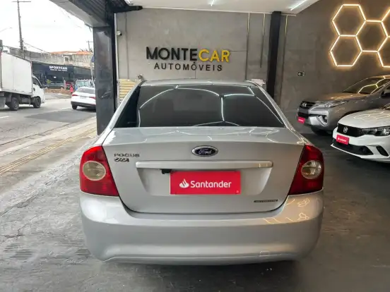FORD-FOCUS-2013