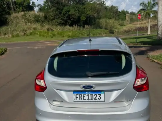 FORD-FOCUS-2.0 SE 16V FLEX 4P POWERSHIFT FORD-FOCUS-2015