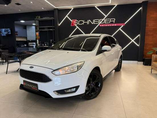 FORD-FOCUS-2015
