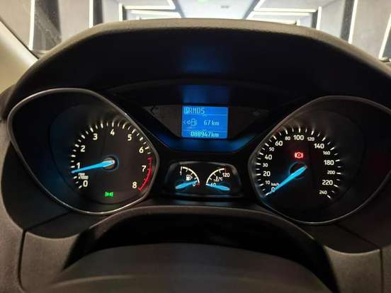FORD-FOCUS-2.0 SE 16V FLEX 4P POWERSHIFT FORD-FOCUS-2015