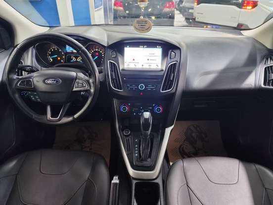FORD-FOCUS-2017