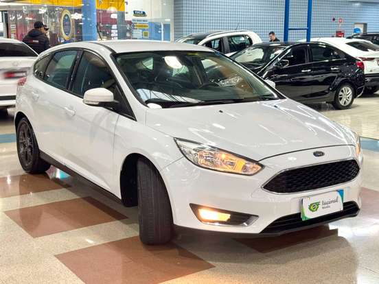 FORD-FOCUS-2015
