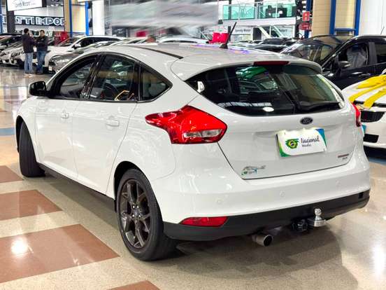 FORD-FOCUS-2015