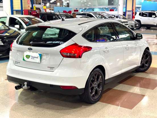 FORD-FOCUS-2015
