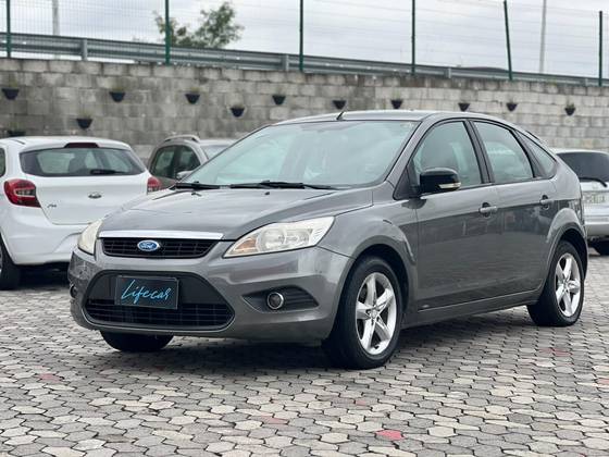 FORD FOCUS 2.0 TITANIUM HATCH 16V FLEX 4P AUTOMÁTICO