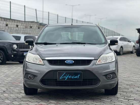 FORD-FOCUS-2013