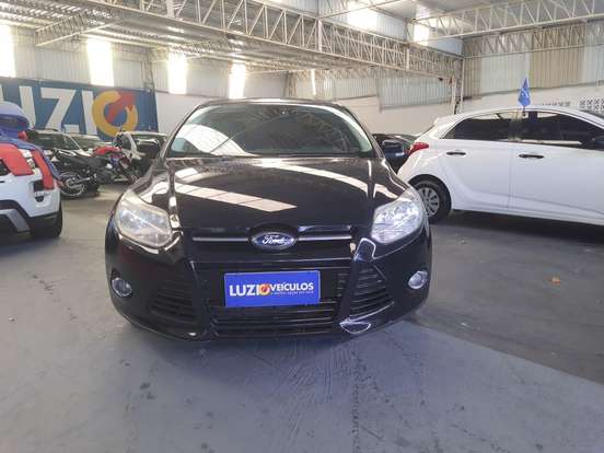 FORD-FOCUS-2015