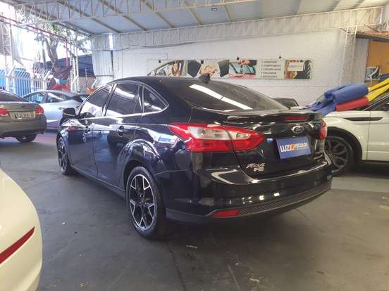 FORD-FOCUS-2015