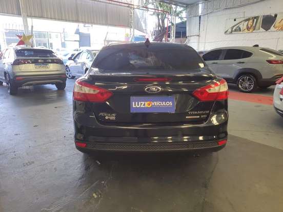 FORD-FOCUS-2015
