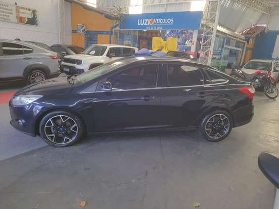 FORD-FOCUS-2015