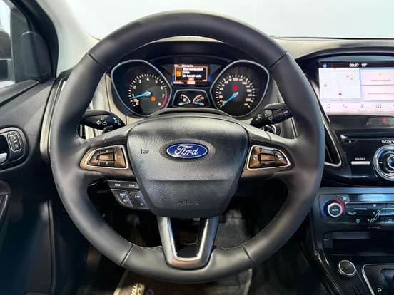 FORD-FOCUS-2.0 TITANIUM PLUS FASTBACK 16V FLEX 4P POWERSHIFT FORD-FOCUS-2019